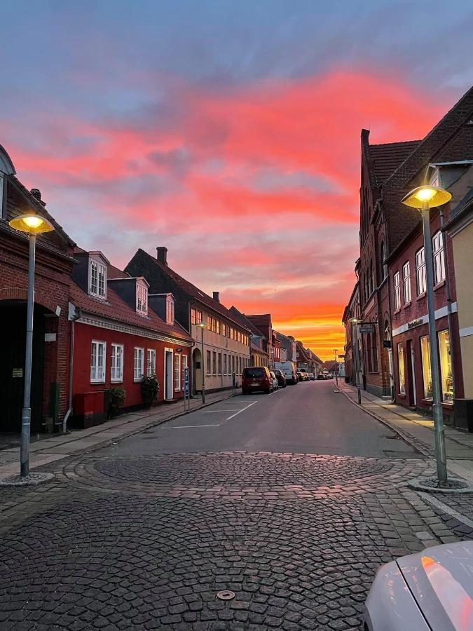 Charmerende Byhus I Praesto Centrum Exterior foto